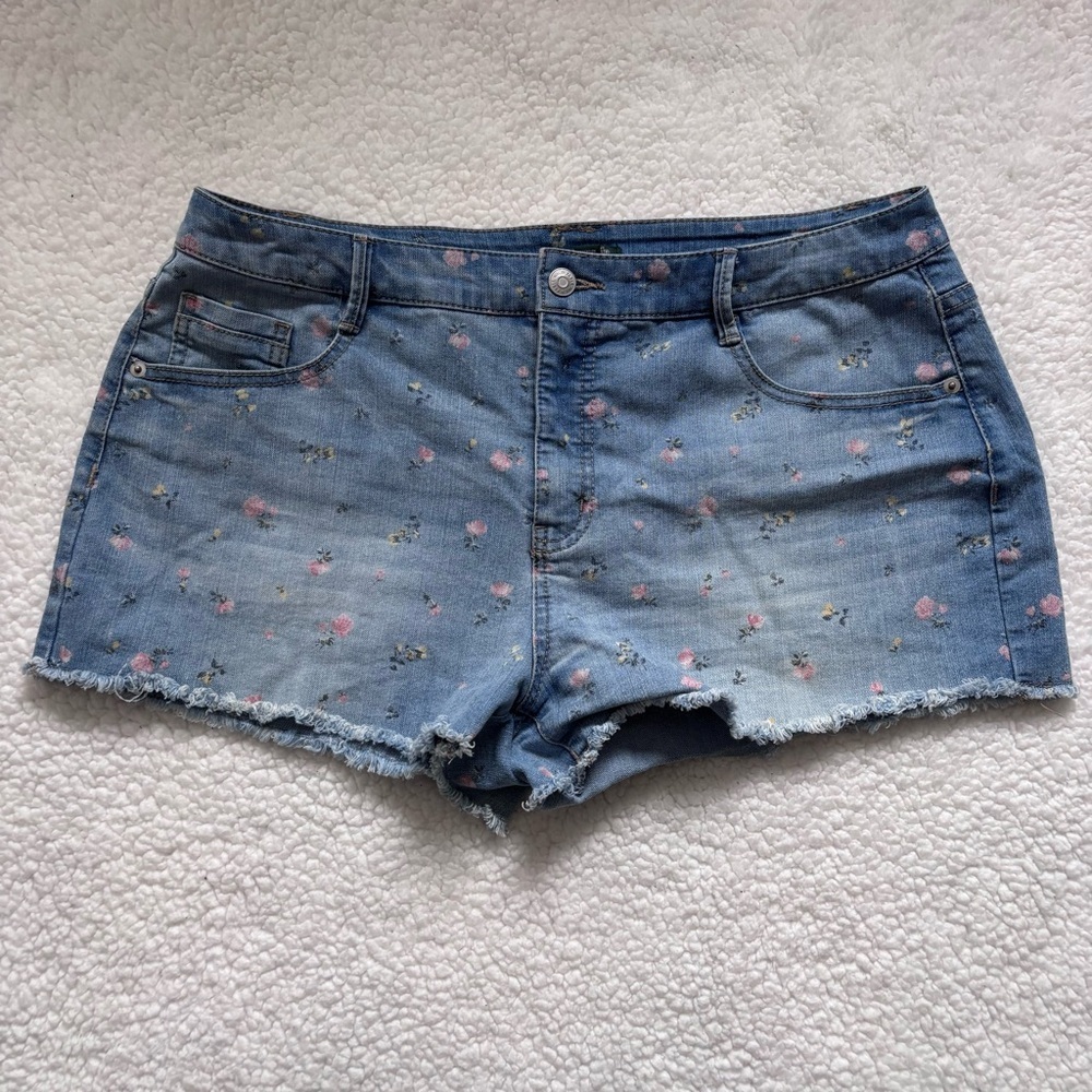 Wild Fable Blue Floral Jean Shorts feminine size 16